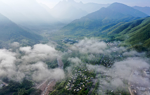 皖南焦村：平流云美景雨后初現(xiàn)